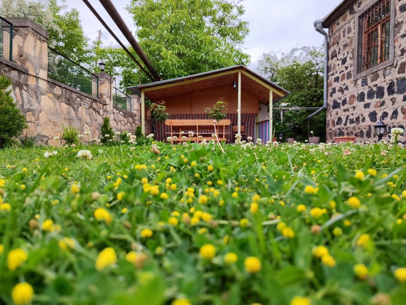 Guest House Nataly Yeghegnadzor Bagian luar foto