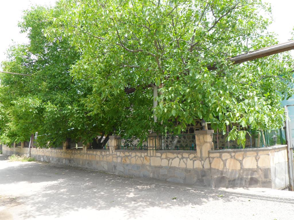 Guest House Nataly Yeghegnadzor Bagian luar foto