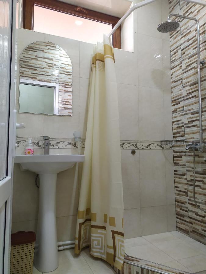 Guest House Nataly Yeghegnadzor Bagian luar foto